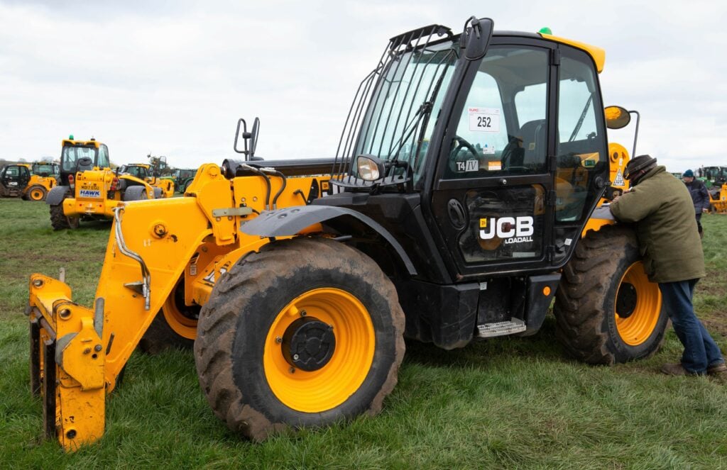 This 2017 JCB Loadall 535-95 ('Turbo'; powershift; 2,167 hours) sold for £29,500