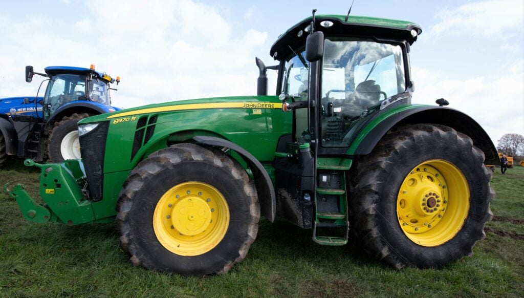 This 2016 John Deere 8370R (2,377 hours) sold for £109,000