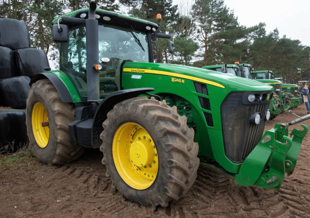 This 2010 John Deere 8245R (AutoPowr; 40kph; 6,591 hours) sold for £59,000