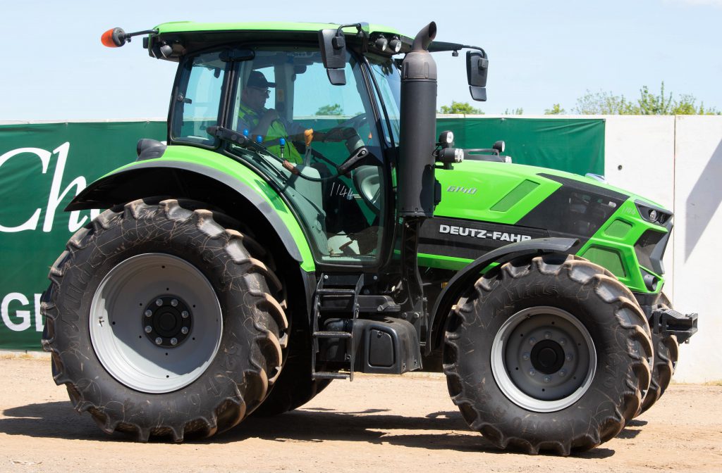 This 2018 Deutz-Fahr 6140 (1,380 hours) sold for £38,500