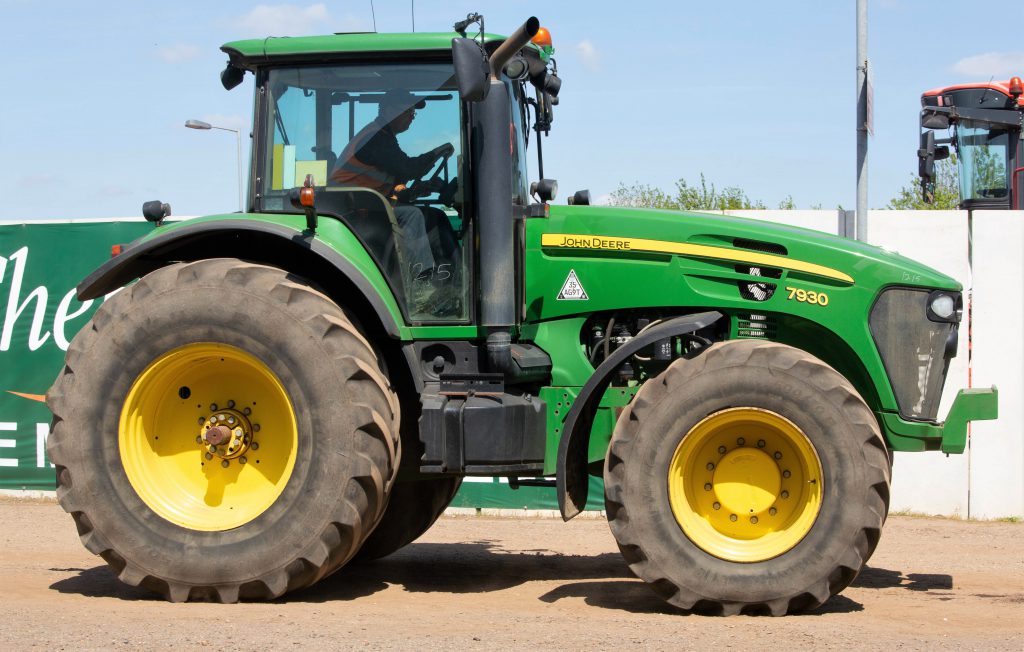 This 2010 John Deere 7930 (PowrQuad; front axle suspension; GreenStar-ready; 7,450 hours) sold for £31,200