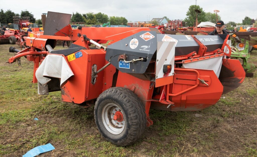This 2003 Kuhn FC 303 GL sold for £3,200