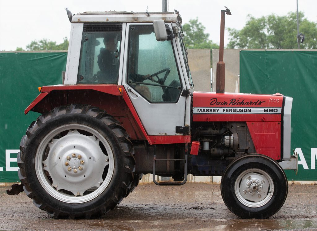 This MF 690 (8,929 hours) sold for £3,900