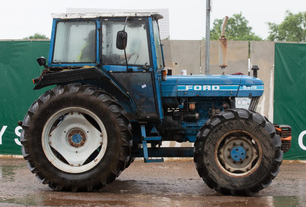 This Ford 5610 ('complete engine re-build including new pistons, liners, crank and bearings'; hours unknown) sold for £4,200