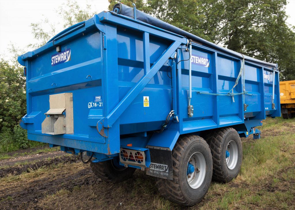 This 2012 Stewart GX16-21L (16t; hydraulic tail-gate; sprung drawbar; air brakes; roll-over sheet; 500/60R22.5 wheels/tyres) sold for £14,800