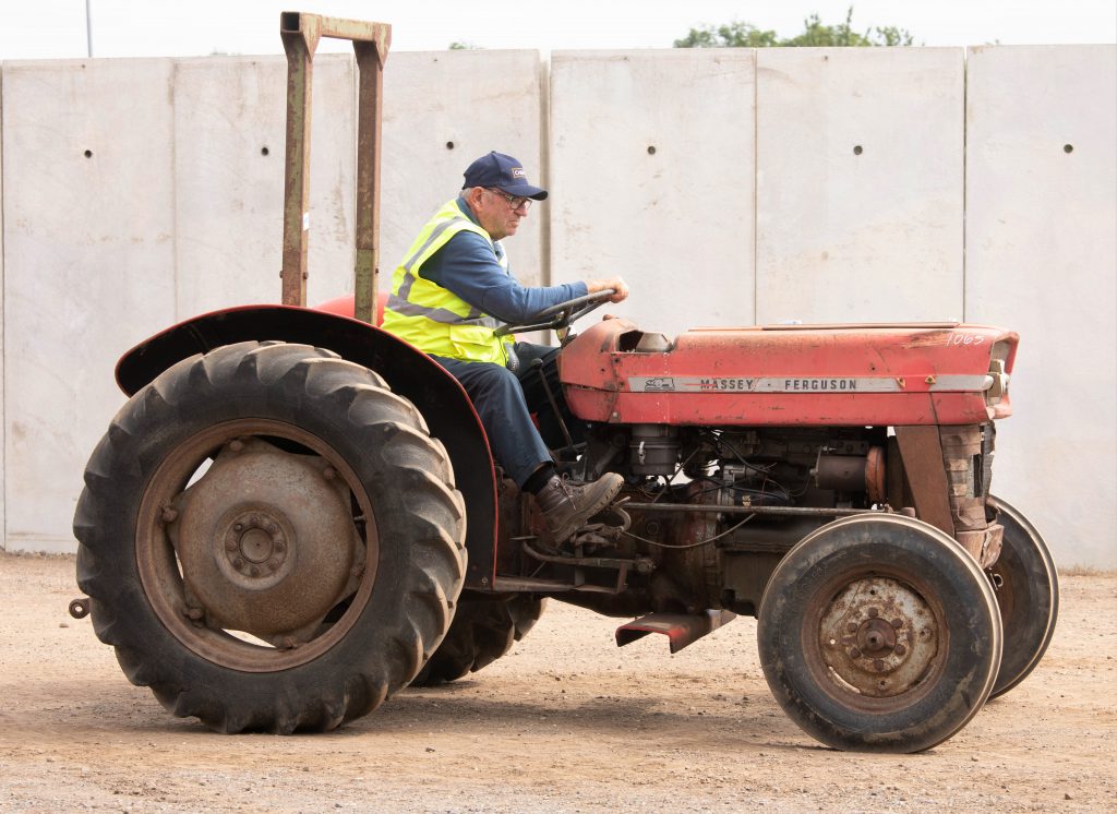 This MF 135 ('straight axle') sold for £3,200