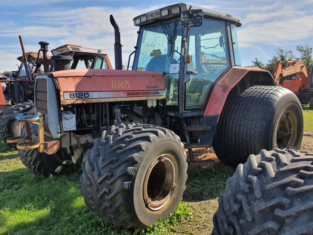 This 1997 Massey Ferguson 8120 (lot 147) sold for €4,200