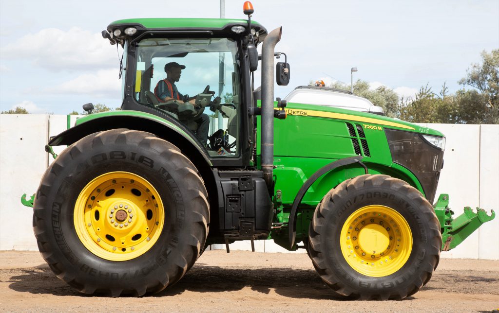 This 2015 John Deere 7260R (AutoPowr; 50kph; front axle and cab suspension; air brakes; '1 owner from new'; 6,308 hours) sold for £55,000