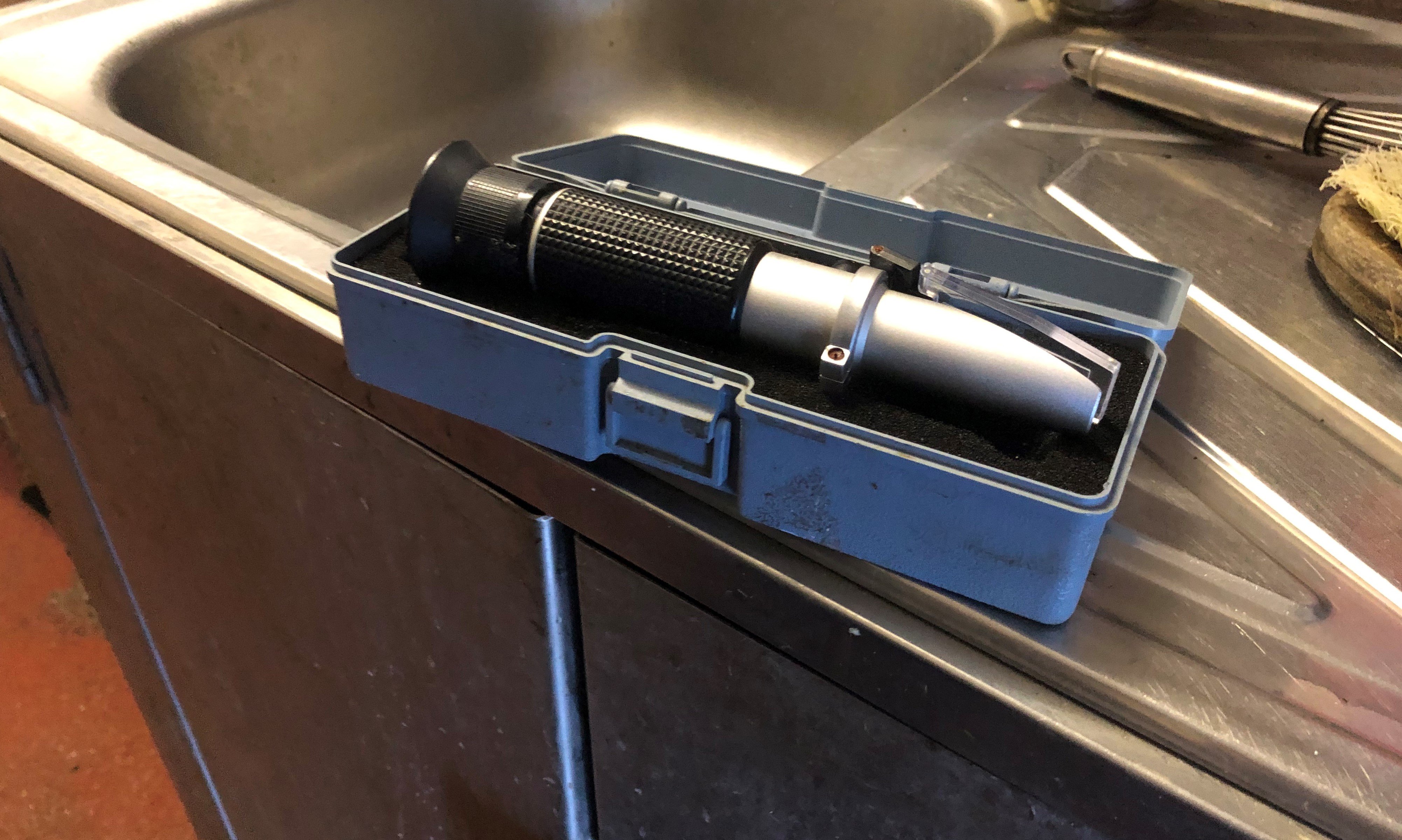 Brix refractometer