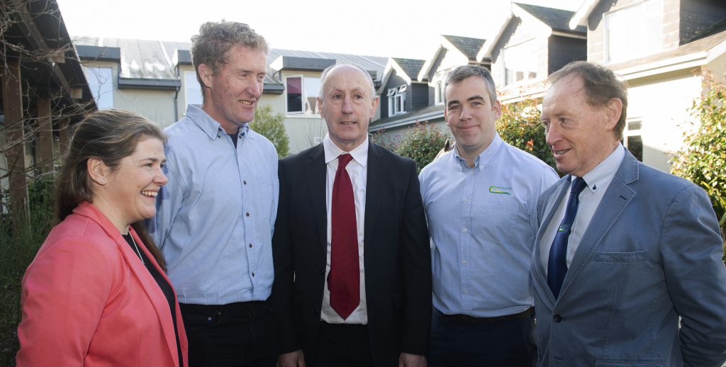 L-R: Eimear Kennedy, Teagasc Moorepark; Keith Davis, Lydney Park farm manager; Donal Mullane, Teagasc regional manager Tipperary; Patrick Gowing, Teagasc Moorepark; and Brian Hilliard, Teagasc Dungarvan. Image source: O’Gorman Photography