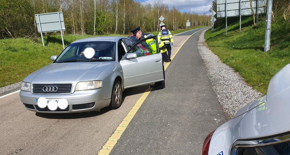 Gardaí implementing Operation Fanacht on the M9 at Junction 5, Tinryland. Image source: Garda Siochana Kilkenny Carlow