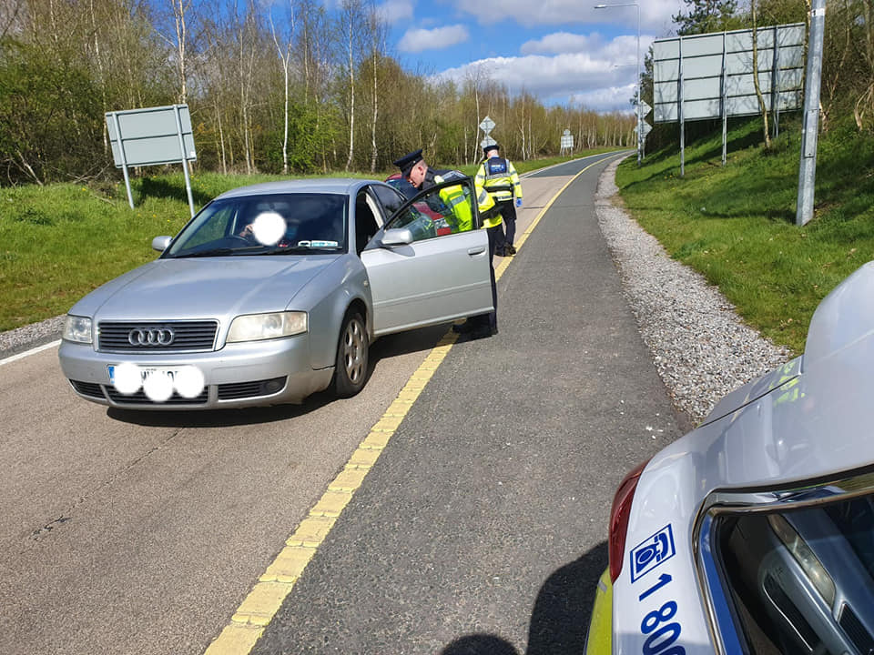 Gardaí implementing Operation Fanacht on the M9 at Junction 5, Tinryland. Image source: Garda Siochana Kilkenny Carlow