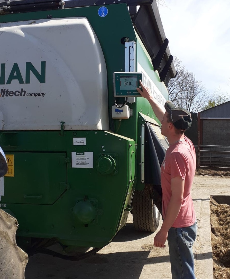 Aaron adjust diets on the KEENAN controller which is fitted with InTouch feed management technology