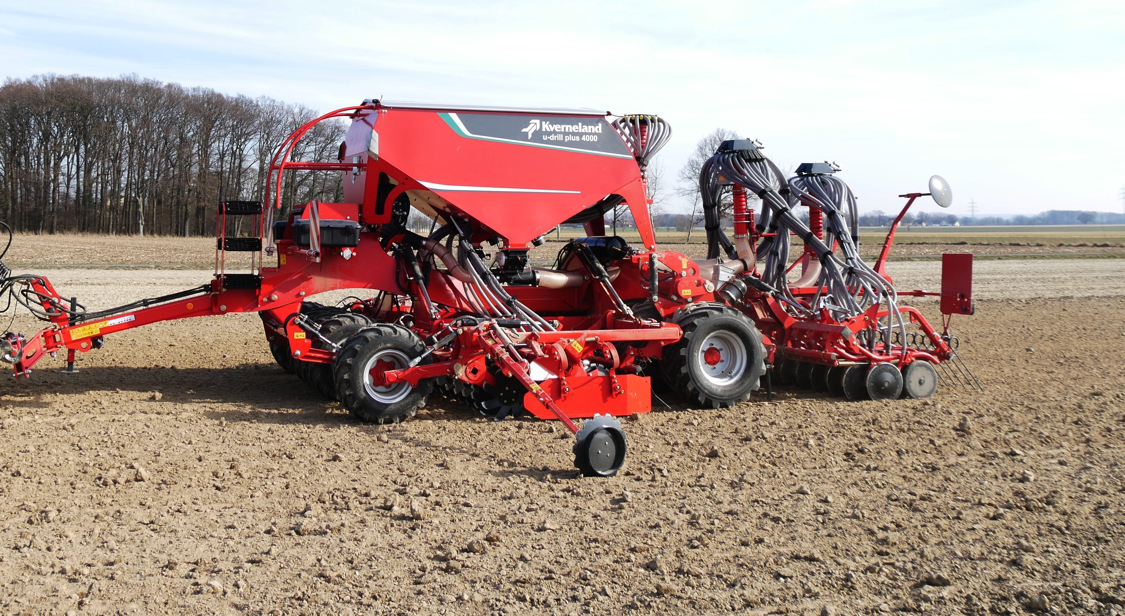 U-drill: 3,4 or 6M trailed grain and fertiliser seed drill