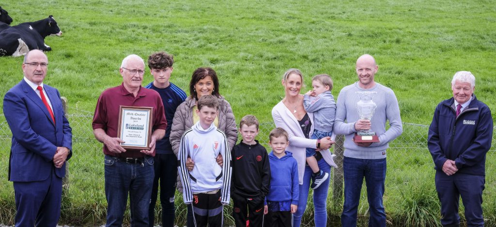 L-R: Lakeland Dairies CEO Michael Hanley; Sean, Kian, Stephanie, Jamie, Logan, Brodie, Ashley, Braxton and Shane Sloan; and Lakeland Dairies chairman Alo Duffy