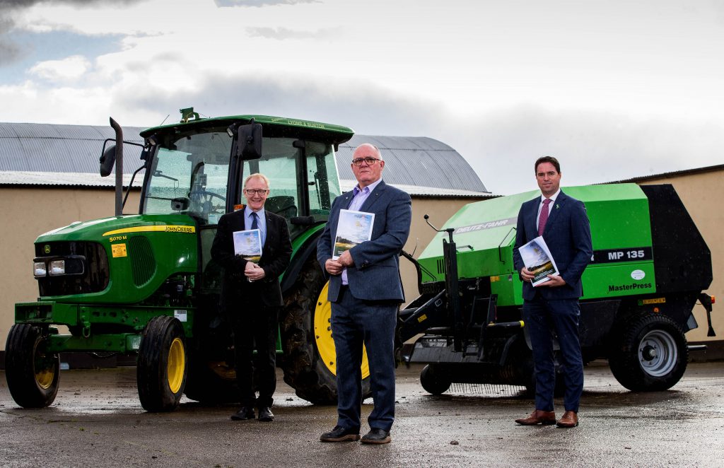 L-R: Minister Feighan; Sean Cooke, CEO Men’s Development Network; and Minister Heydon. Image source: Ryan Byrne, Inpho
