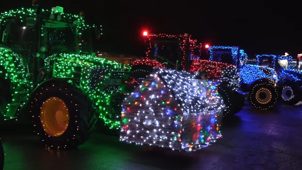 Scenes from a previous Christmas Tractors Nenagh event. Image source: John W Anderson