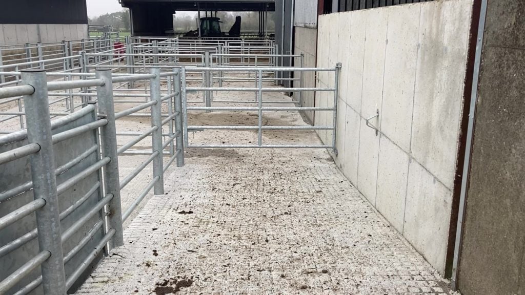 Ramp which connects the furthest slatted unit to the new handling area