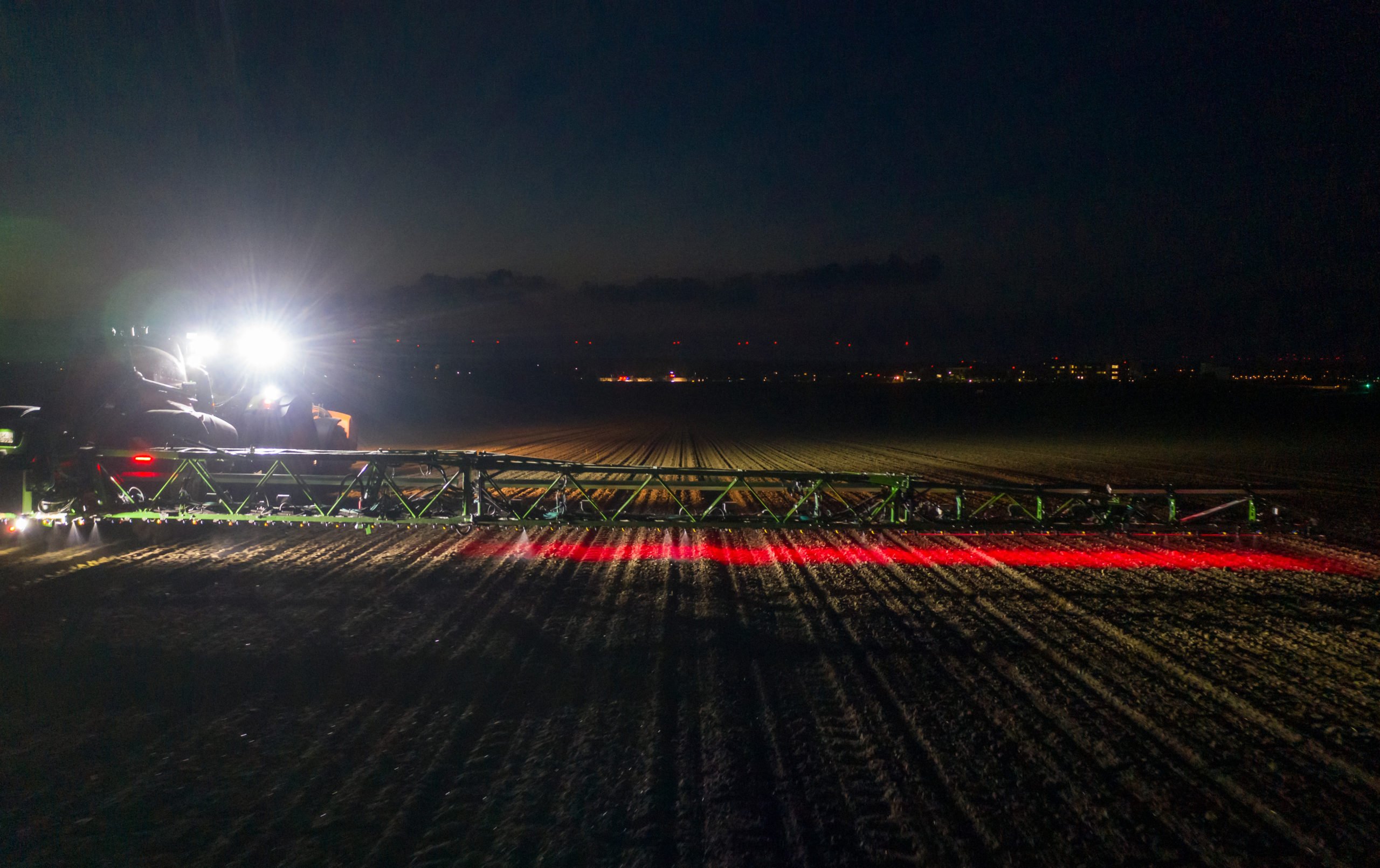 The new system can detect weeds at night thanks to LED lighting