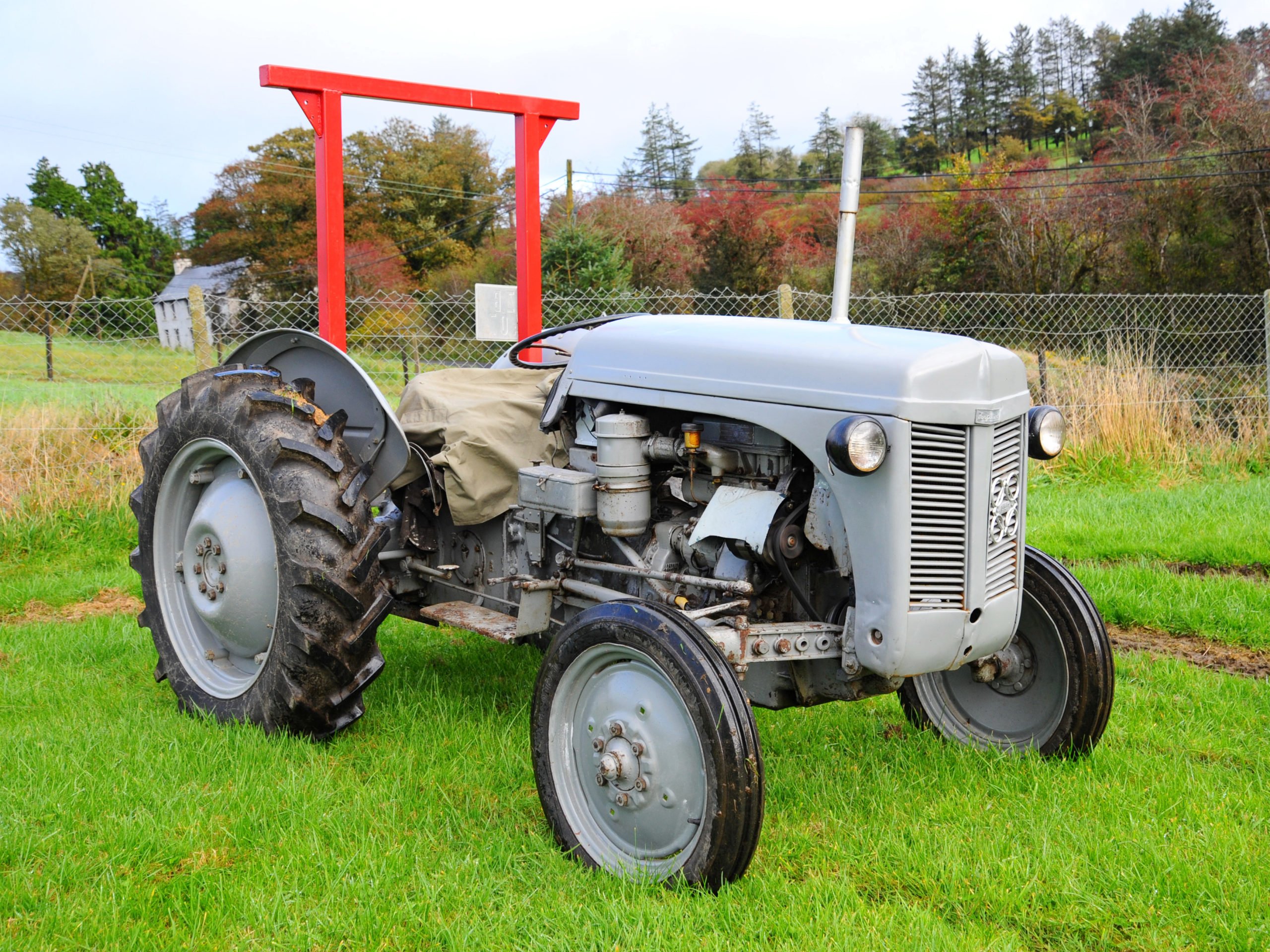 The Ferguson TE 20 was supplied in kit form to the old Hotchkiss factory in Paris