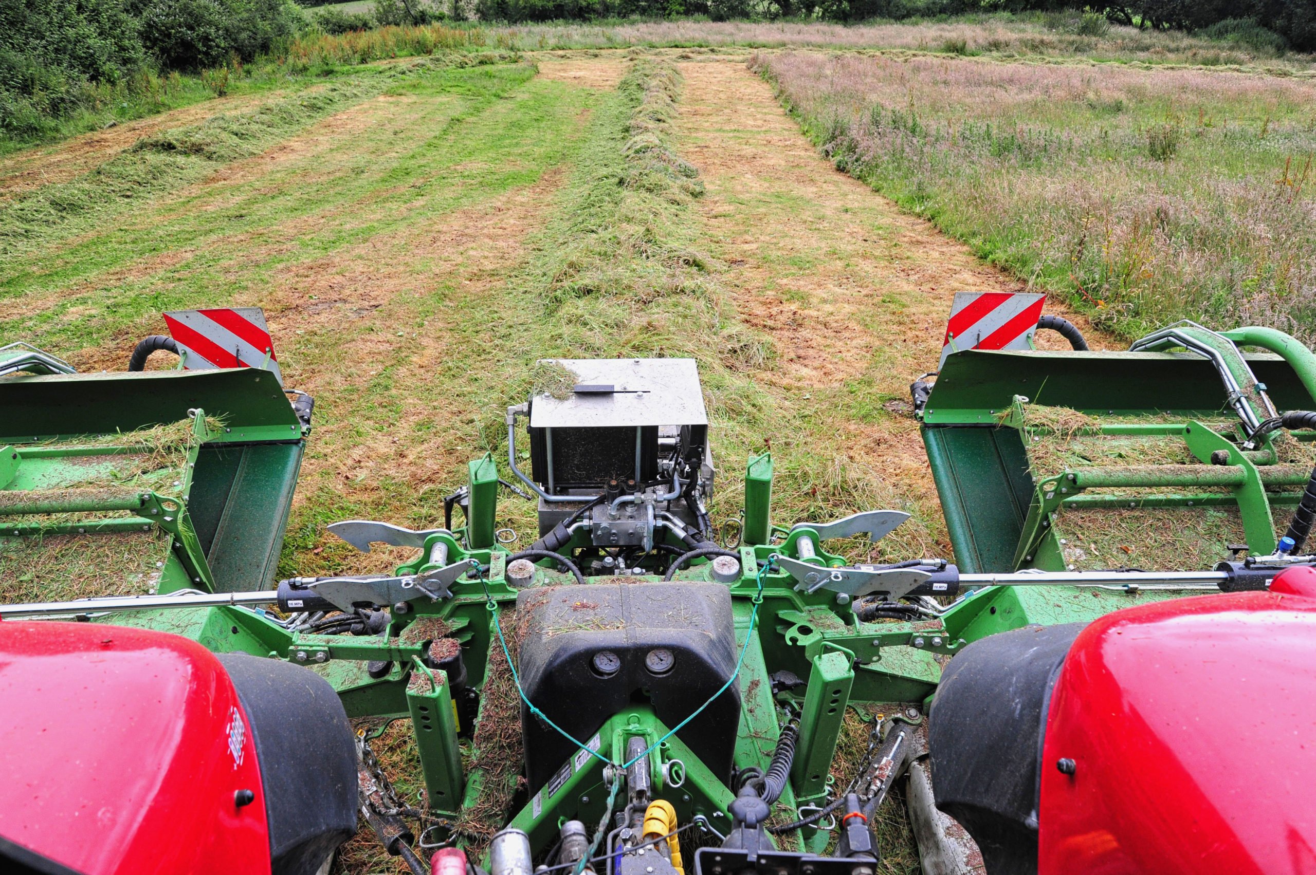 Clean, efficient cutting in varying field conditions impresses the Collins partnership