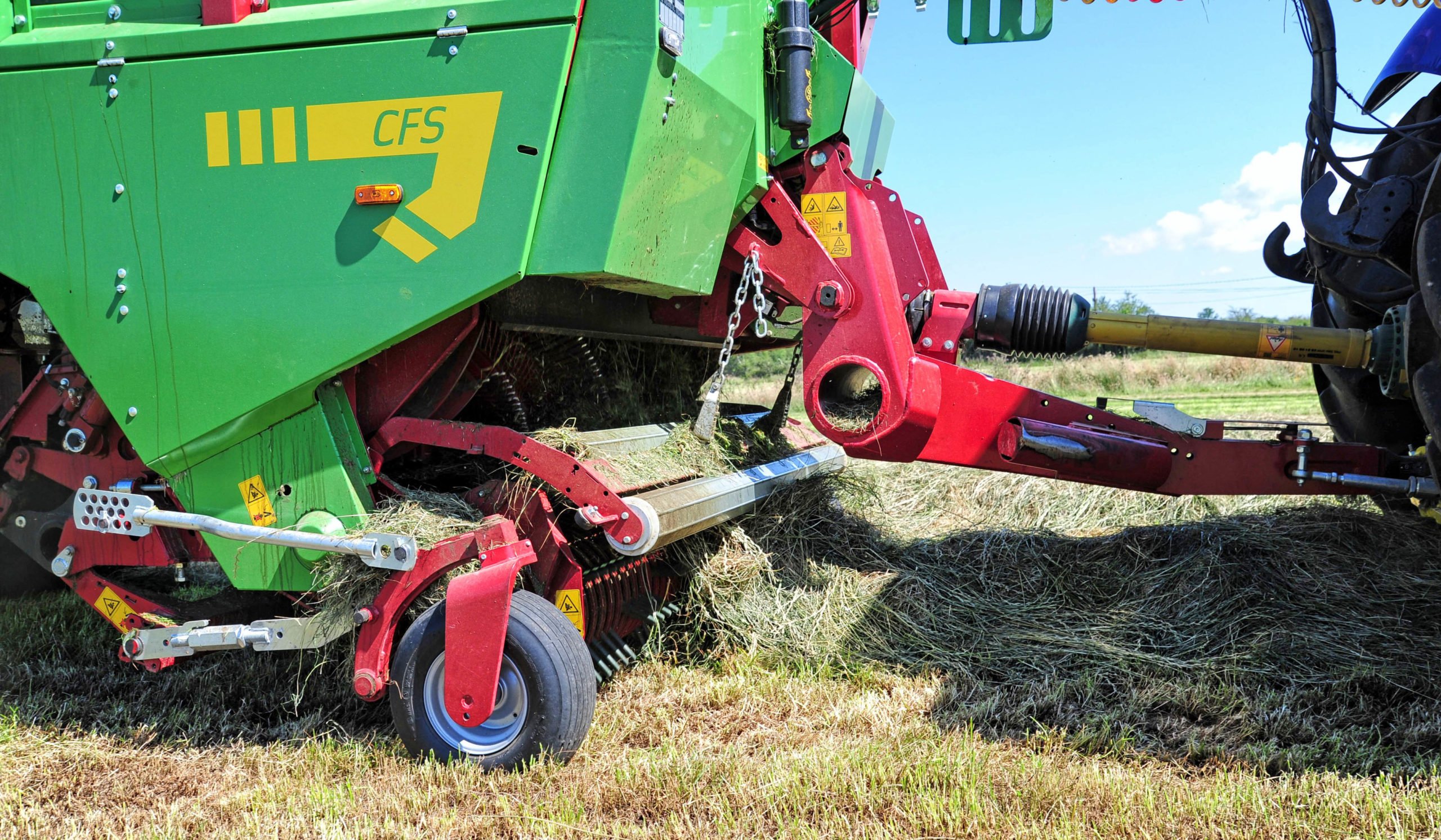 The speed of the pick-up reel can be varied thanks to hydraulic drive