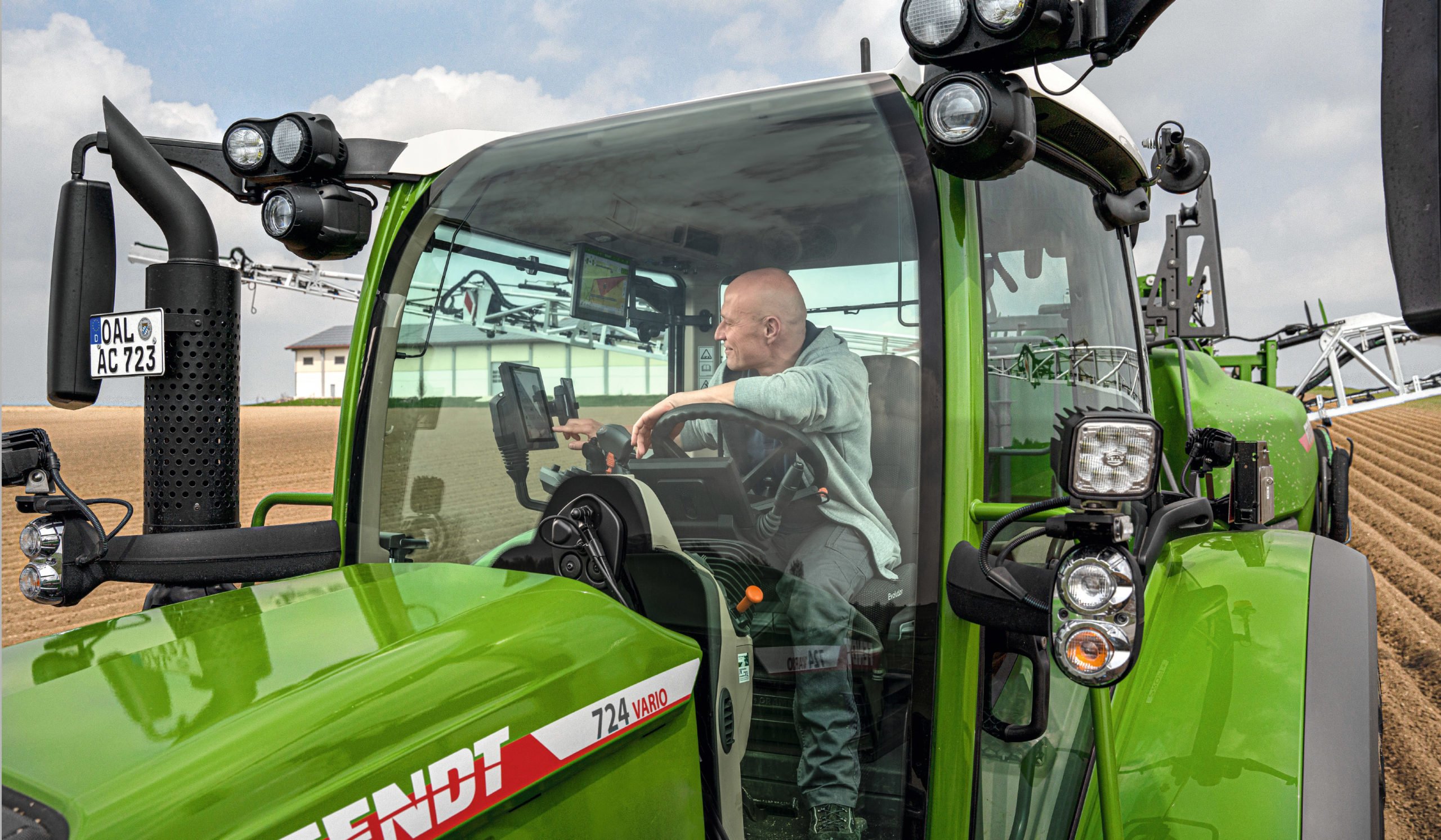 FendtONE draws the tractor and office ever closer together