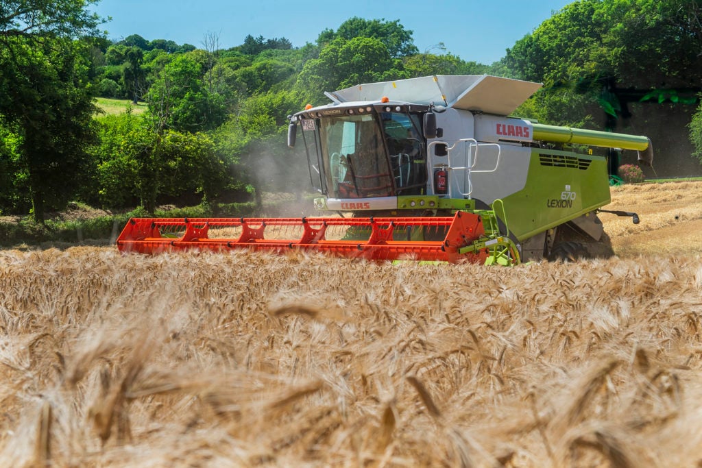Con Twomey harvesting Pixel winter barley at Robertscove, Co. Cork. Image source: O'Gorman Photography
