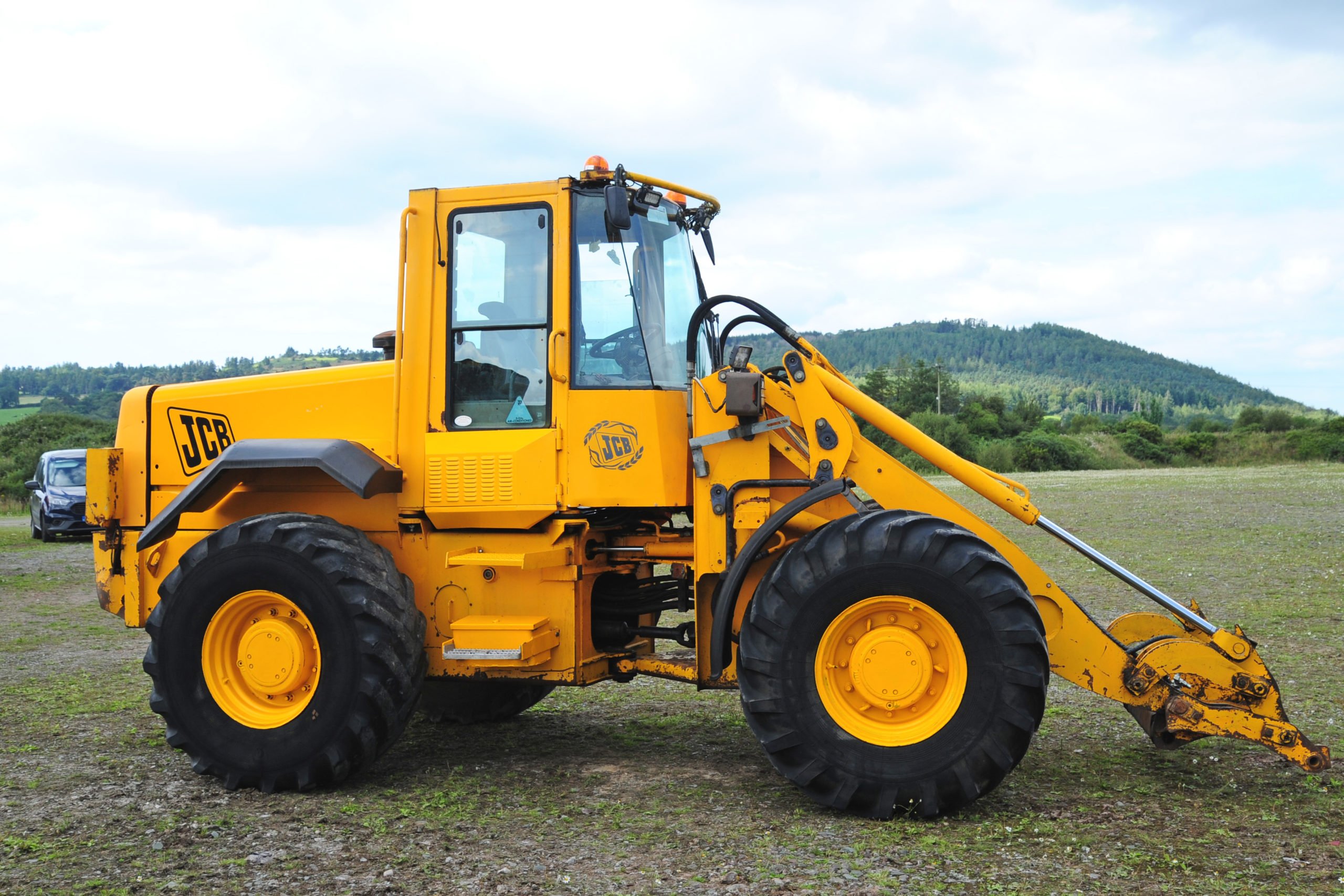 This 1996 JCB 414S is running with around 8,600 hours on the clock