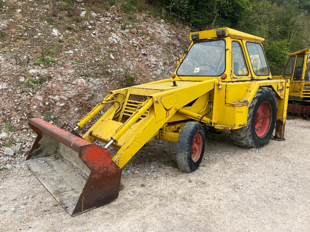 1971 JCB 2D backhoe loader