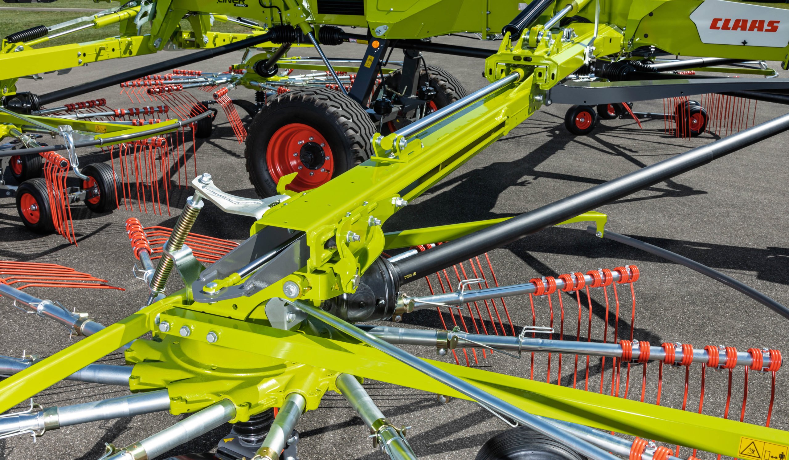 The rotor arms are retracted hydraulically on the new range