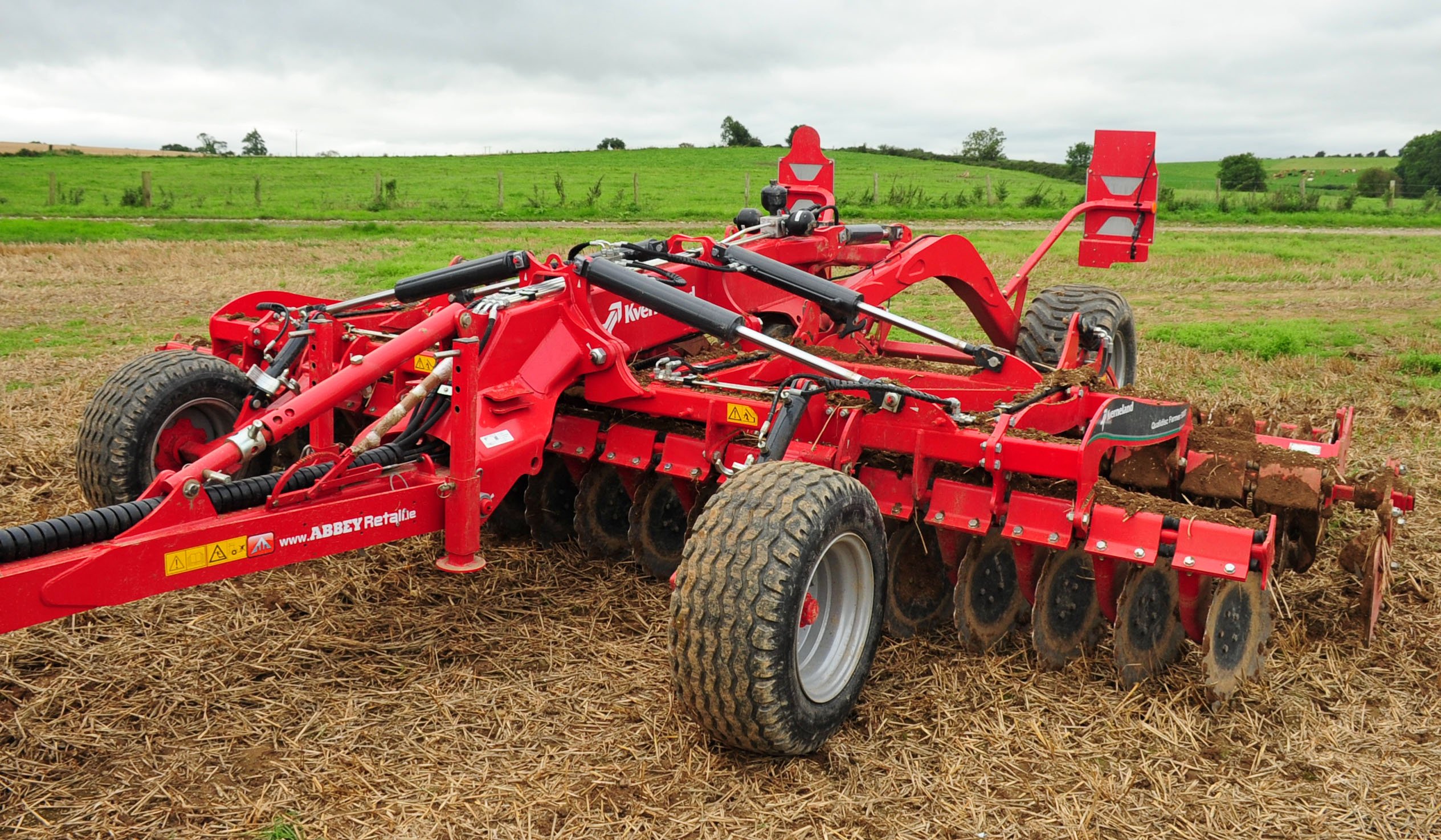 The Qualdisc range is folded to 2.75m for road transport