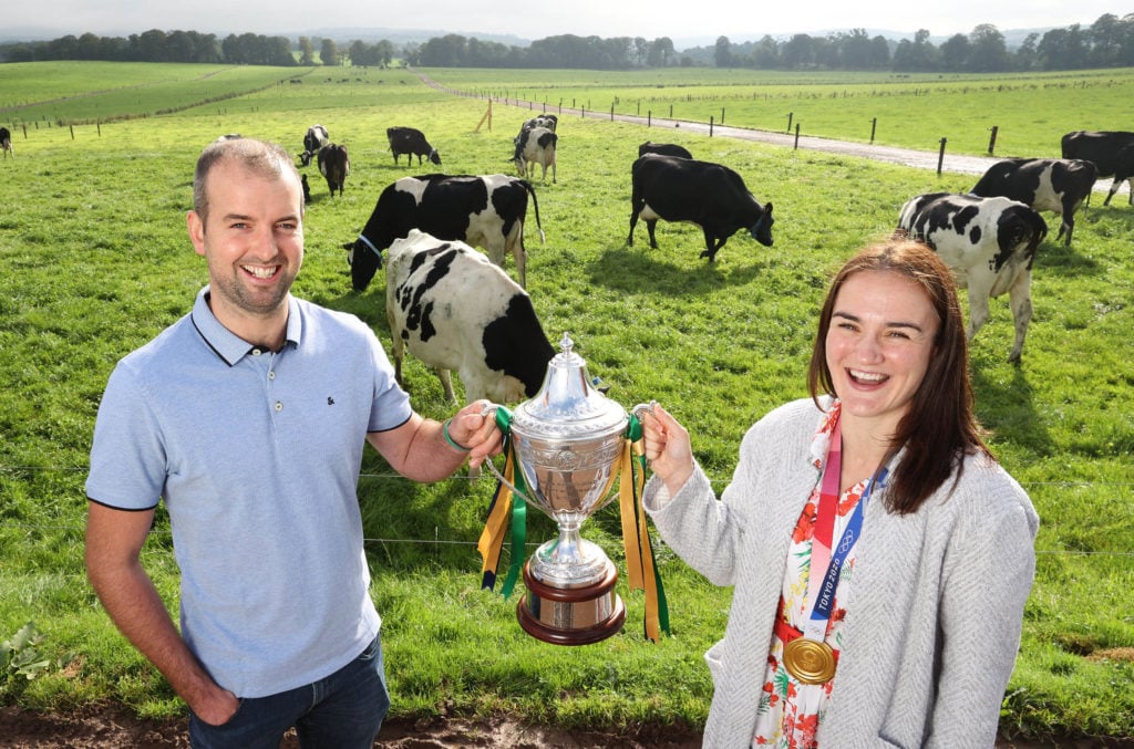 Alex McCarthy and boxer Kellie Harrington Image: Marc O'Sullivan