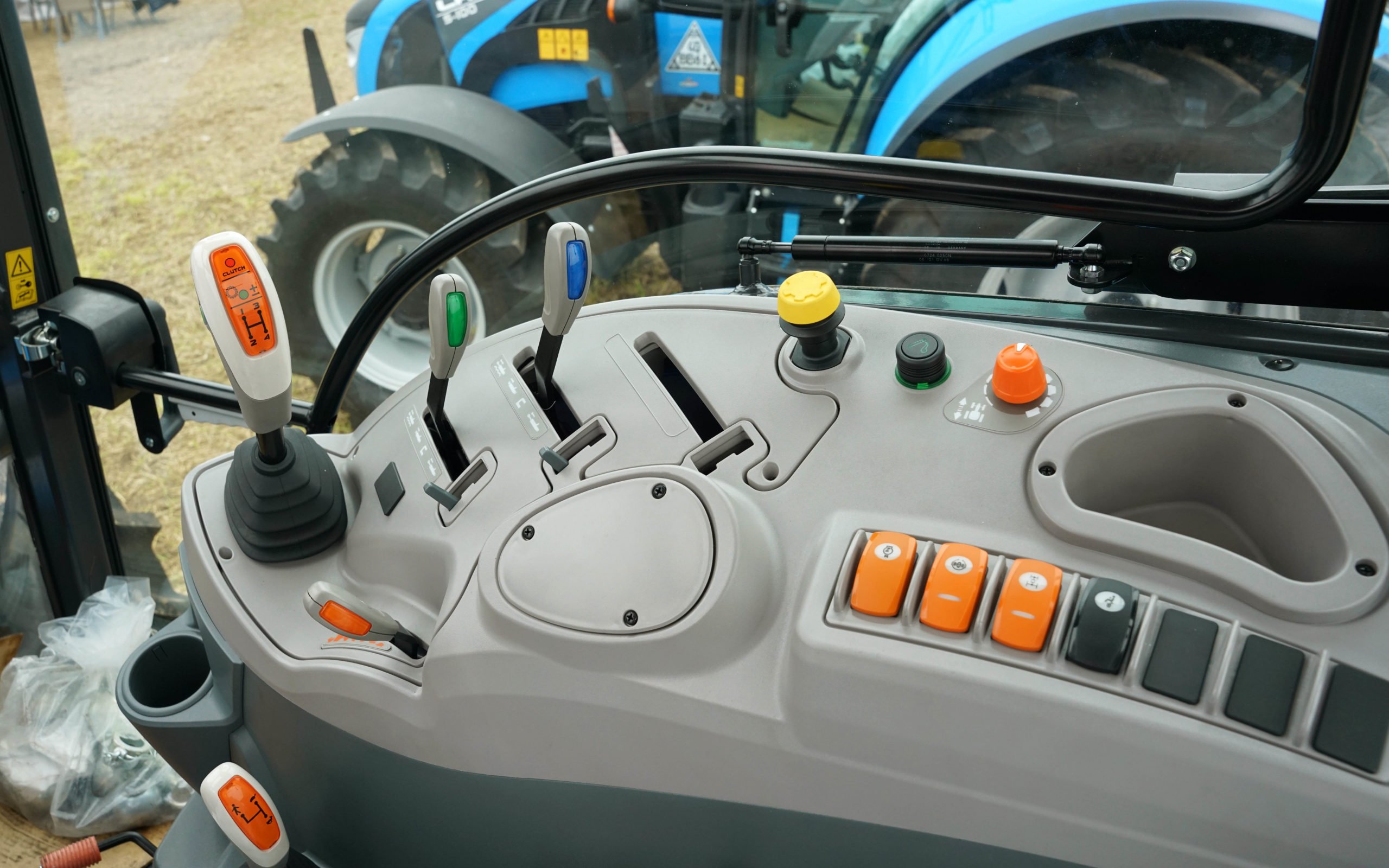 Control surfaces are light in colour and easy to keep fresh
