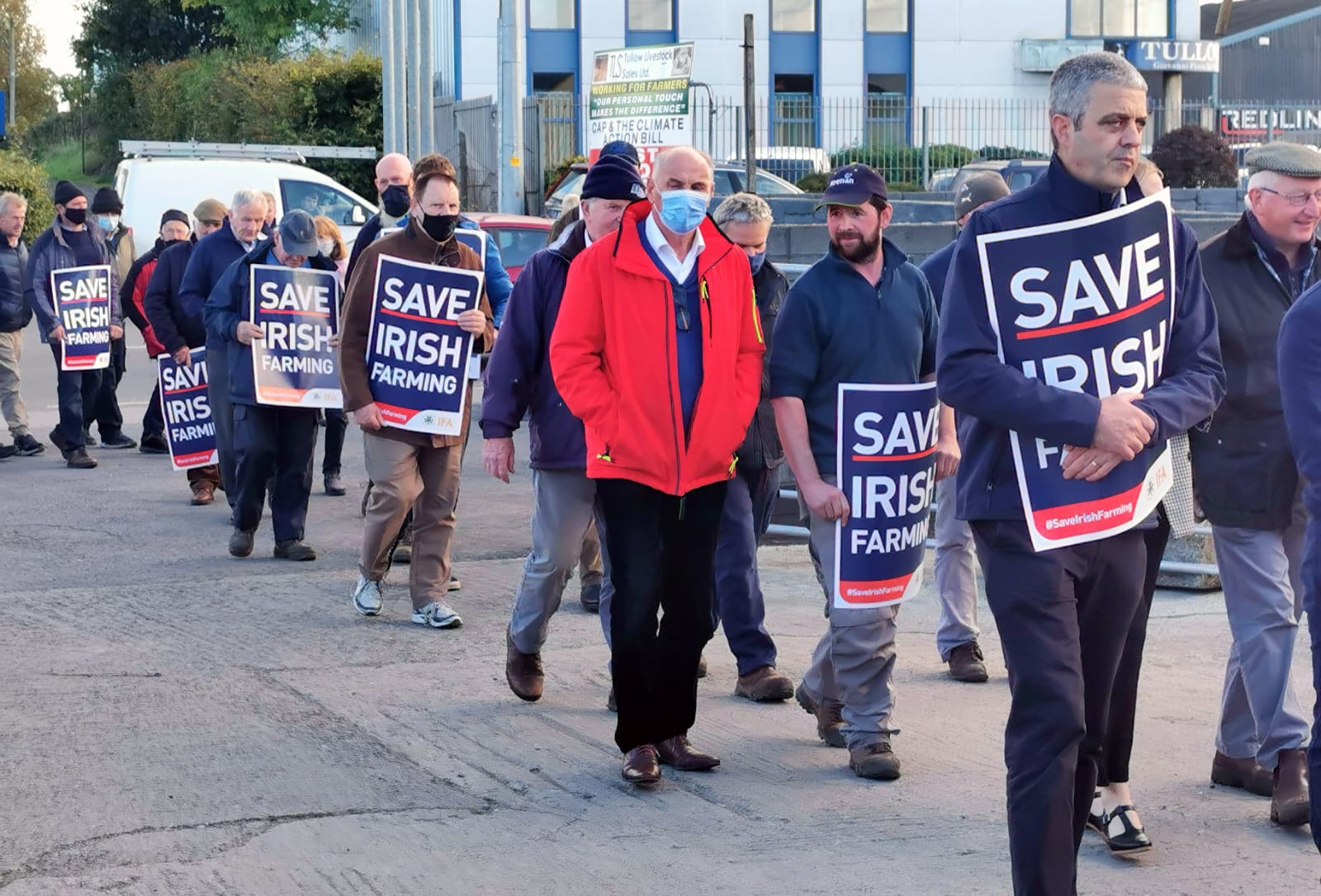 IFA protest at Tullow Mart. Image source: IFA