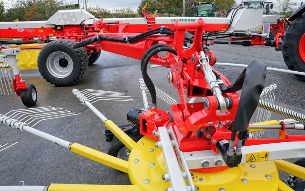 With a working width of up to 14m, the Pottinger 1403C is a serious piece of equipment for contractors.