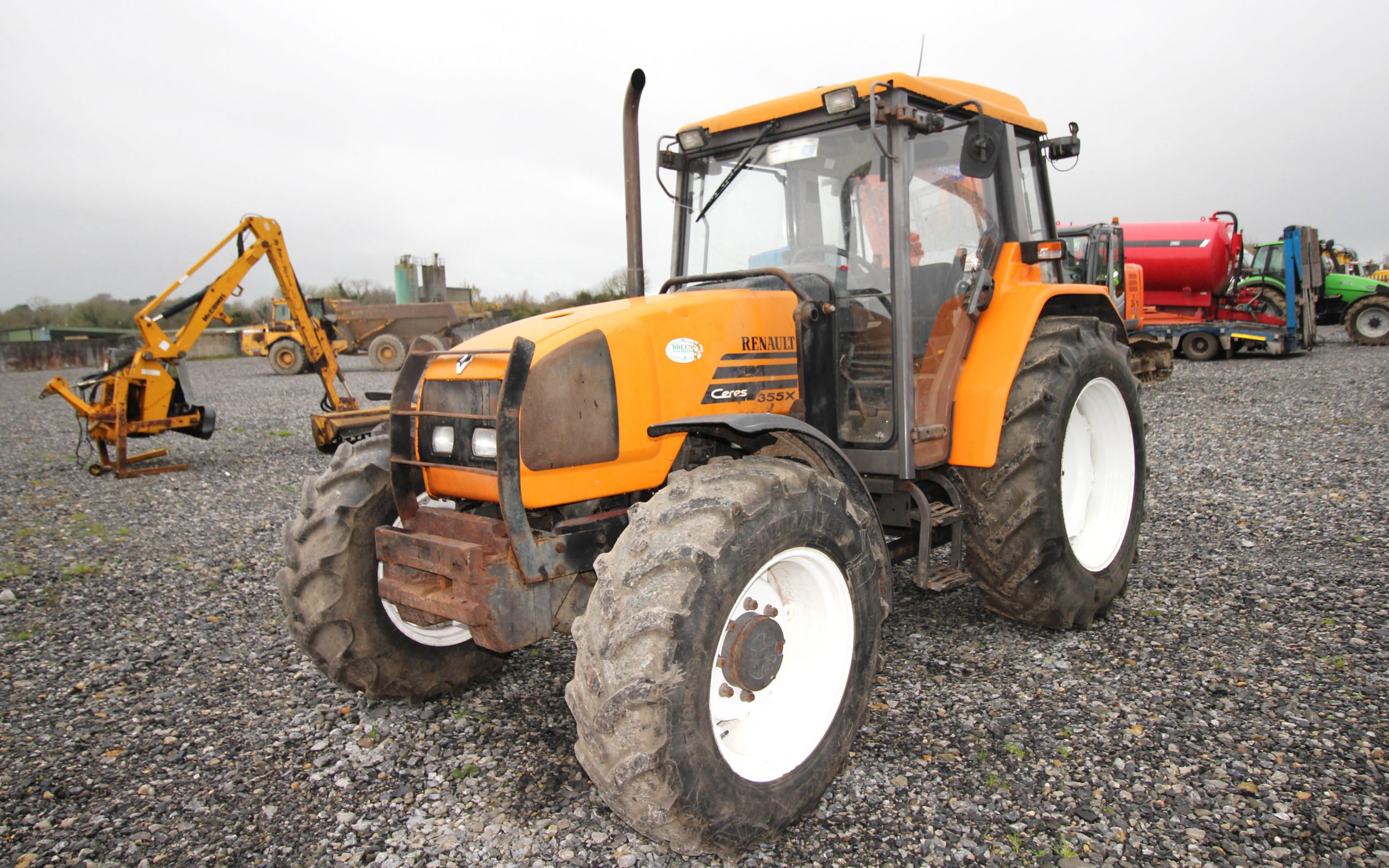 This Renault Ceres 355X provides 97hp from its John Deere 4.5L diesel. It was registered in 2003