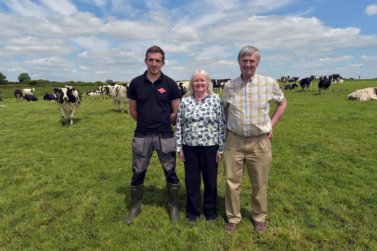 (l to r) Brian, Betty and Ronald Shorten, Lisavaird Co-op, overall winners in the Carbery Milk Quality and Sustainability Awards 2021. Image: Don MacMonagle