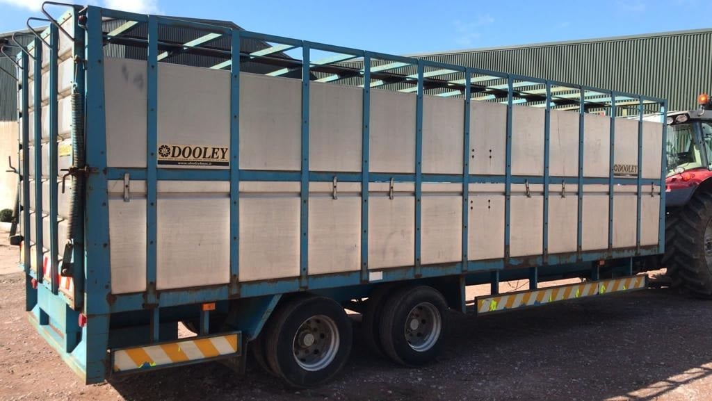 Moving cattle made easy with this 2008 Dooley cattle trailer. It sold for €15,400