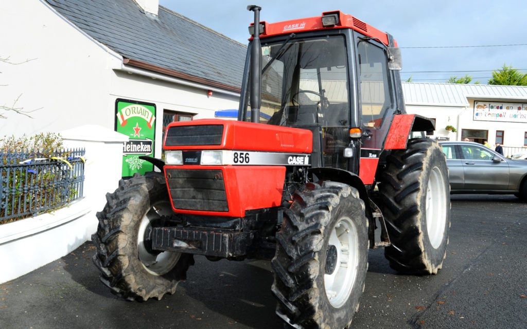 First built in 1983, the 85hp IH 856 carried on in Case colours until 1991. Spotted at Upperchurch in Co. Tipperary