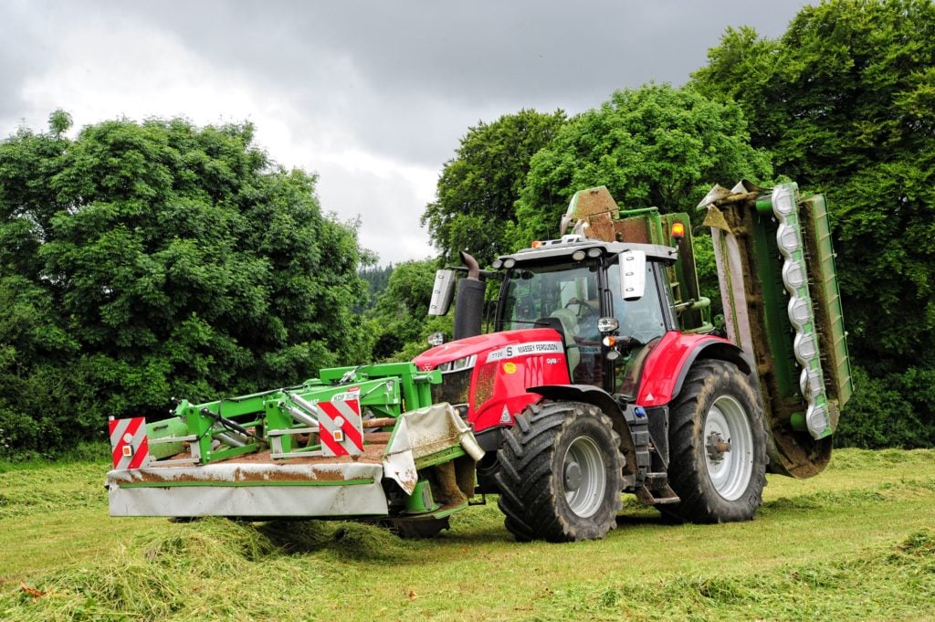 Ireland is known for the verdancy of its countryside and Co. Wicklow is no exception as the trees, heavily laden, proved the perfect backdrop for Steven Collins' SaMASZ triple gang mowers