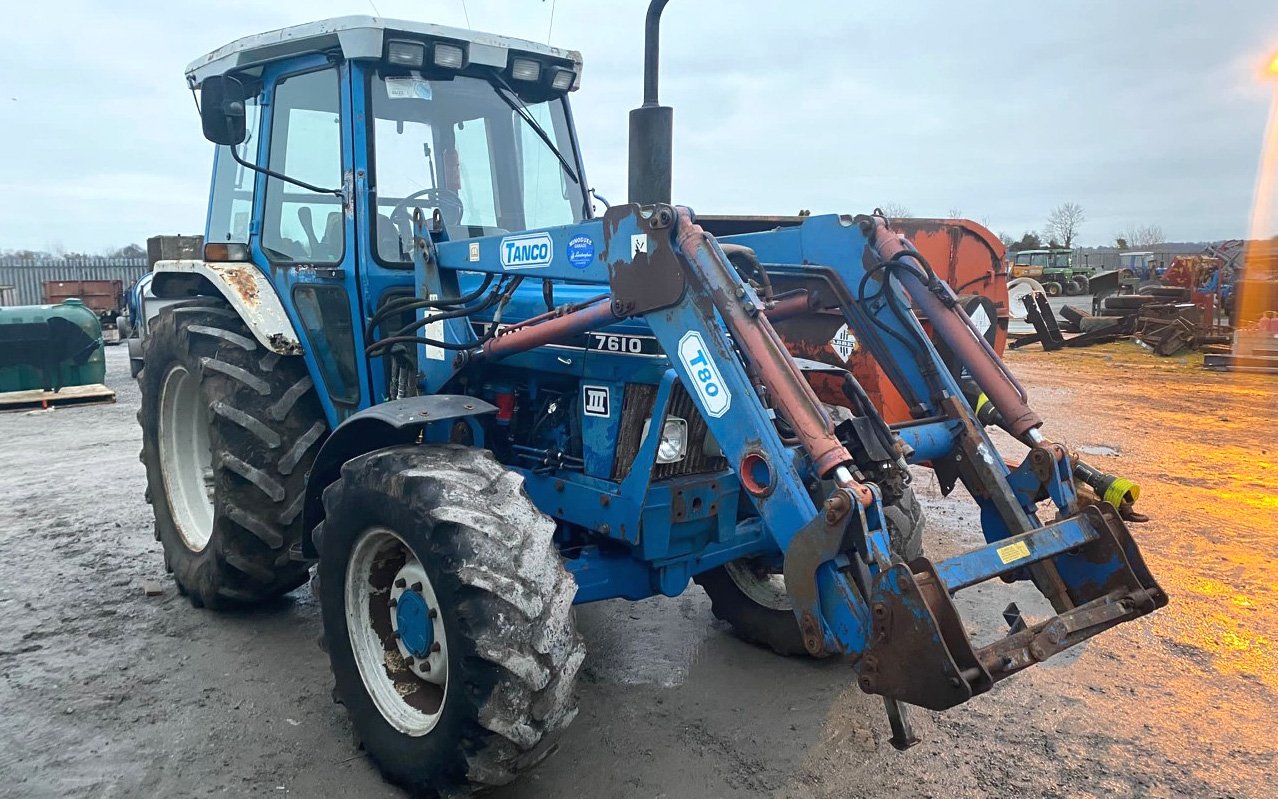The Ford 7610 is always an immensely popular tractor and this example from 1990, complete with Tanco loader, raised €13,600 for the seller