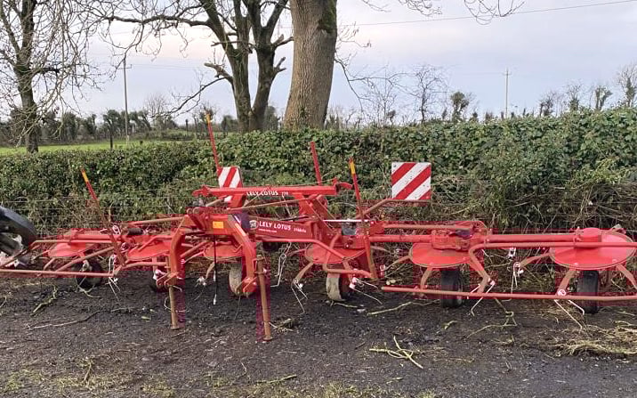 The Lely lotus tedders enjoyed a good reputation and this one looks fit for a few more seasons yet