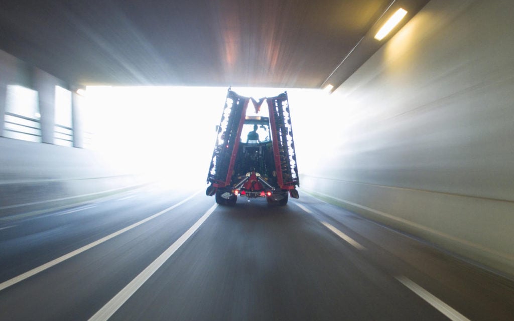 The units fold in beyond 90 degrees, offering a transport height of 3.66m and a width of 3m.