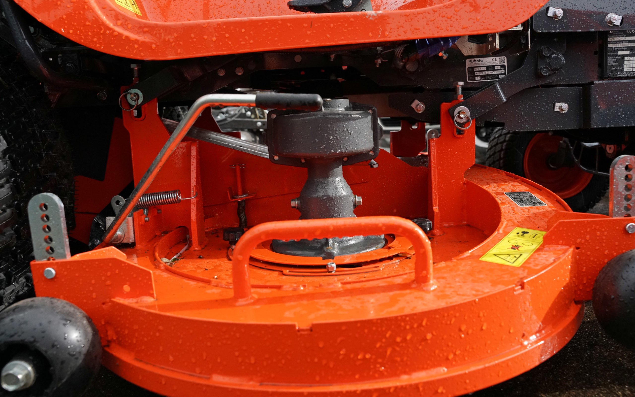 The G261 comes with a shaft powered deck instead of using belts. Sheer pins are fitted to provide protection to the mechanism
