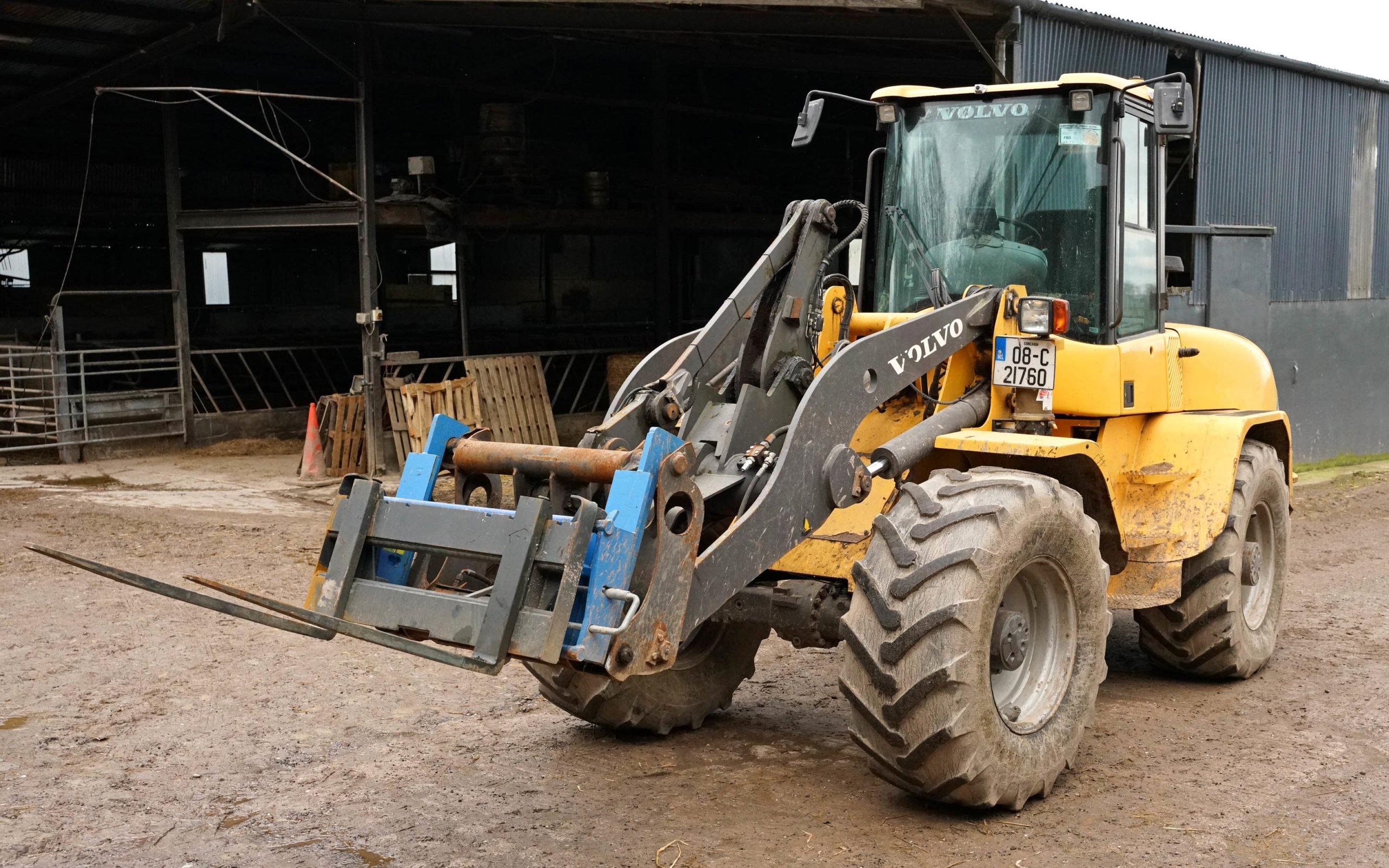 Volvo L45B loader. The forks and adaptor frame will be sold as separate items