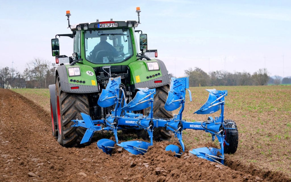 The plough looks as if it was built on a Friday afternoon, but it is all intentional and it does appear to eave a satisfactory finish