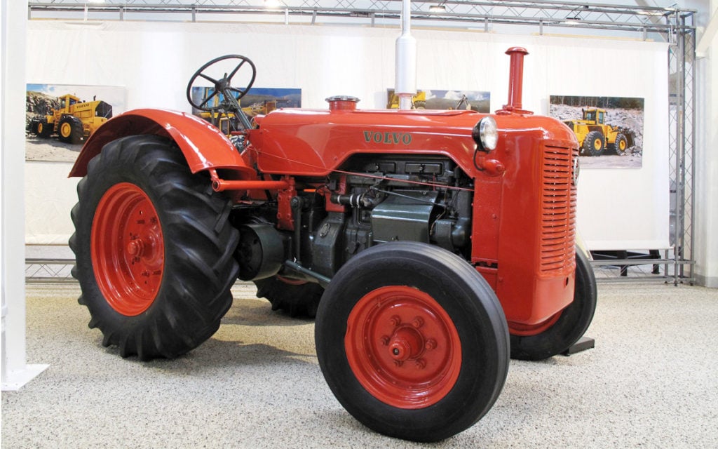 Volvo's first tractor was the T41. It had a Bolinder Munktell transmission and Volvo's own Hesselmen engine
