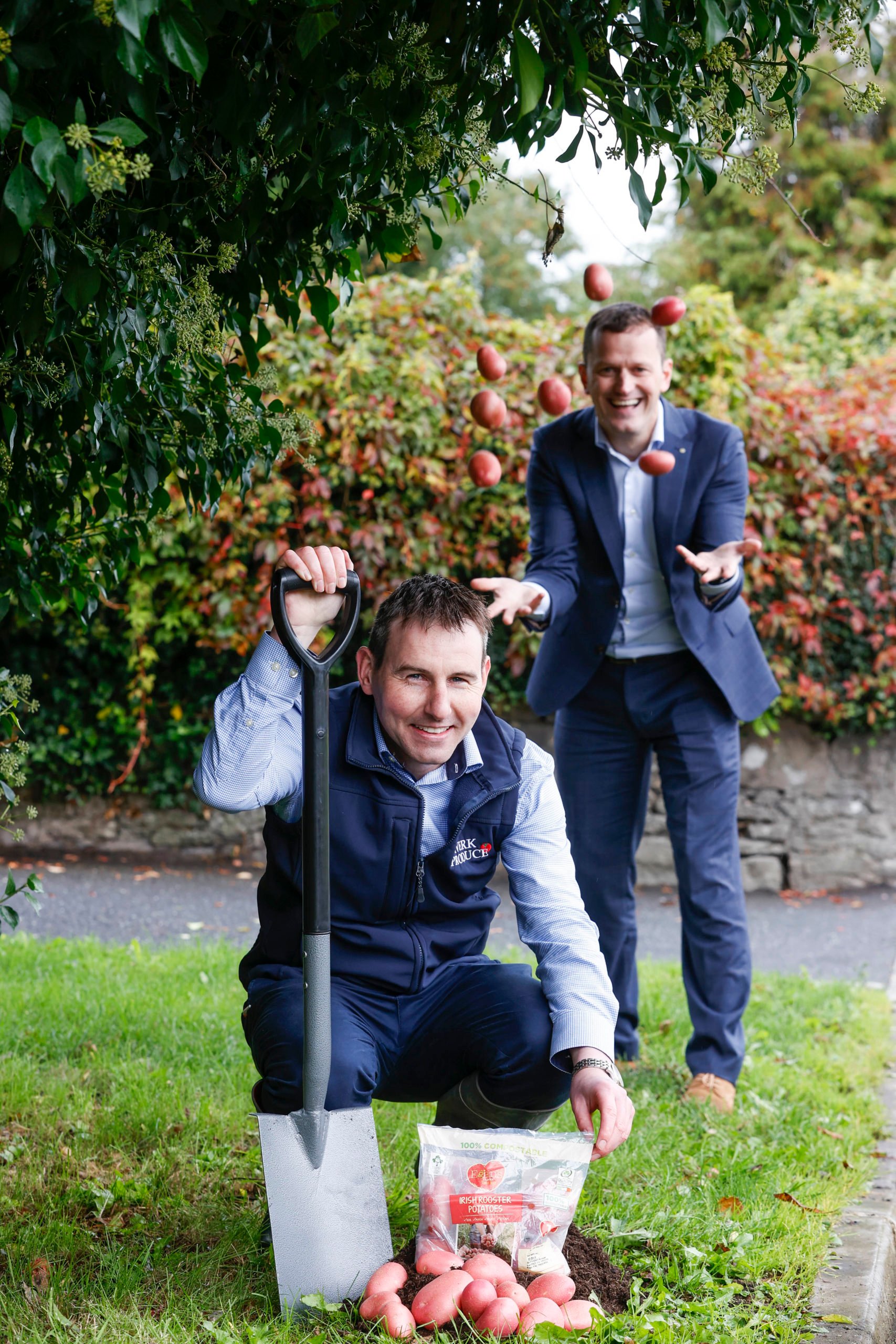 Left to right: James O’Shea, Iverk Produce and Paul Scally, buying director, Aldi Ireland. Image source: Conor McCabe Photography