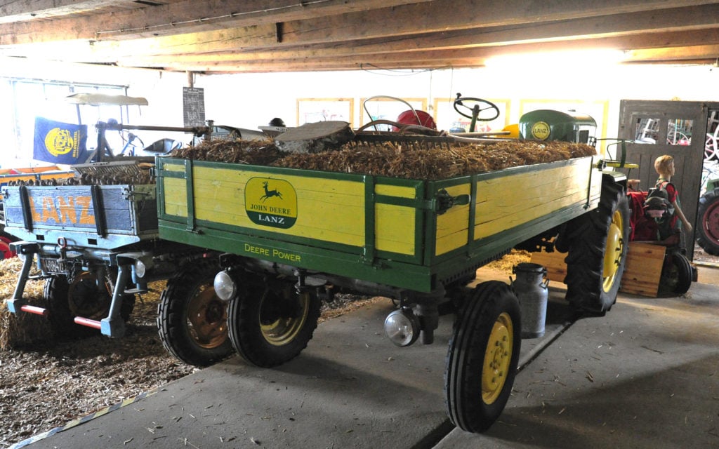 Later Alldogs were sold as John Deere models. This example was seen in a rather dark Austrian barn collection